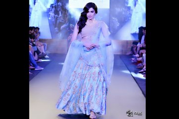 Adah Sharma Ramp Walk at Gionee IBFW